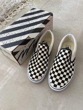 Vans White Low-Top Slip-On Sneakers